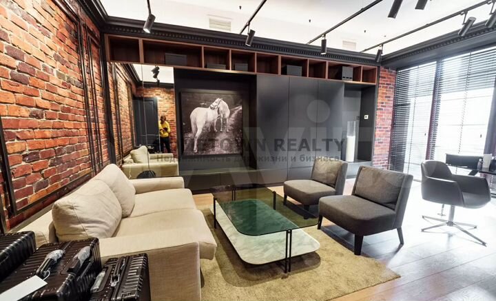 Здание 2 этажа с арендатором - 798.7 м²