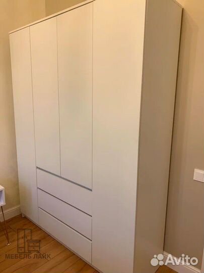 Шкаф белый
