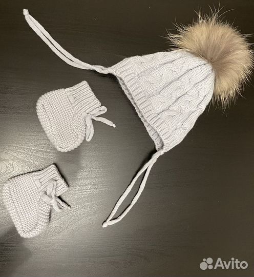 Зимняя шапка и пинетки для малыша