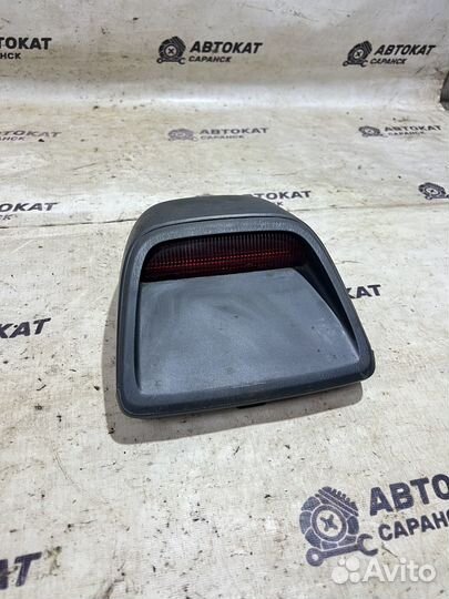 Дополнительный стоп-сигнал Nissan Primera P11