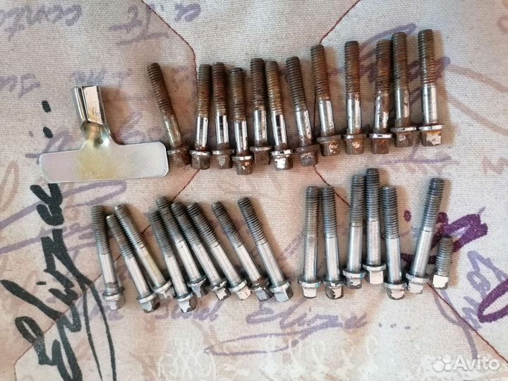 Барабанные болты винты
