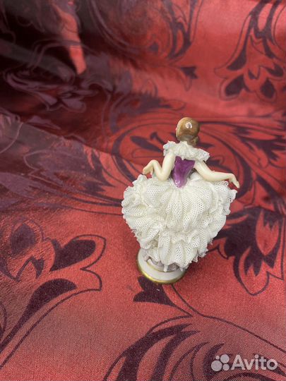 Статуетка немецкое фарфоровое кружево. 7,5 см