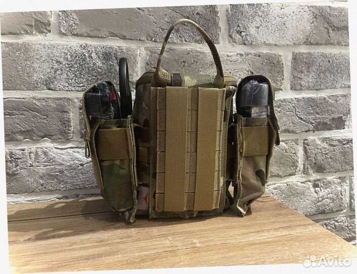 Укомплектованная военная аптечка