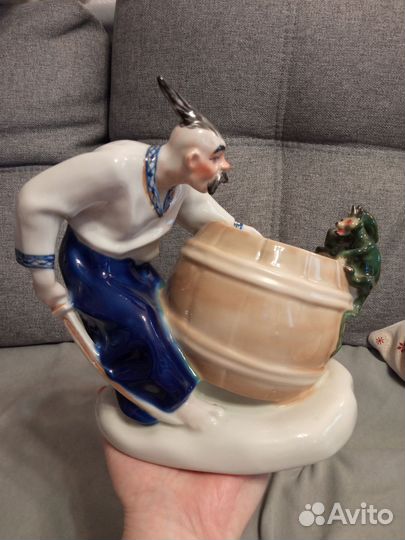 Статуэтка казак держатель для бутылки