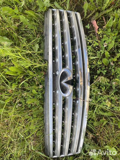 Решетка радиатора Infiniti M35