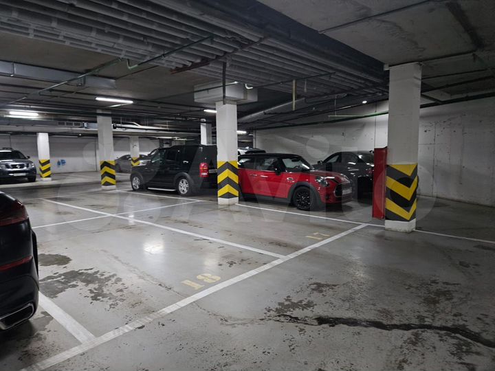 Машиноместо, 13 м²