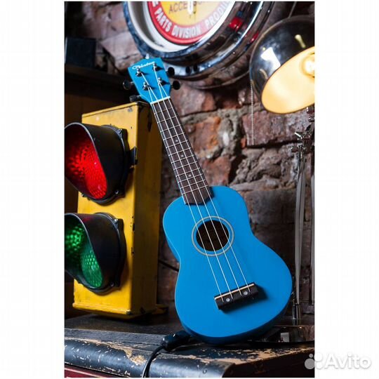 Veston KUS 15BL - укулеле сопрано, голубая