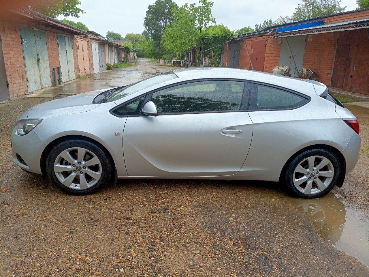 Opel Astra GTC: фото владельца
