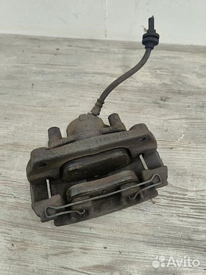 Суппорт тормозной передний правый Renault Megane 3