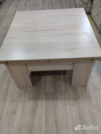 Журнальный столик