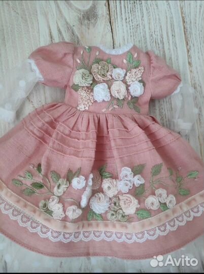 Вышивка кукольной одежды