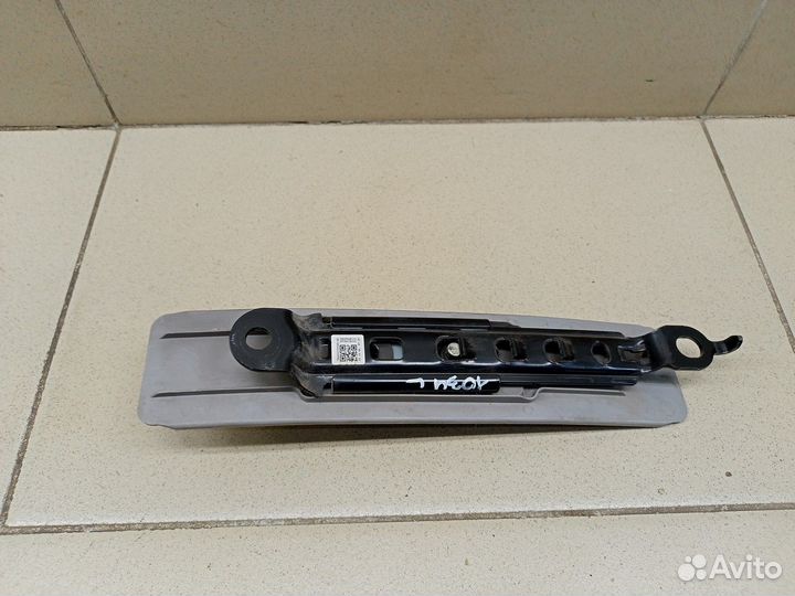 Механизм регулировки ремня безопасности Yaris 2005