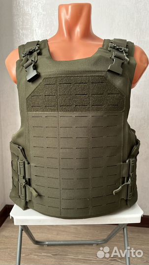 Бронежилет укомплектован