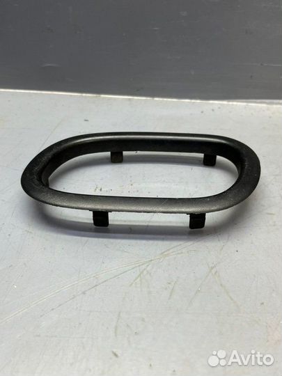 Рамка ручки двери левая Renault Laguna 1 2.0 1994