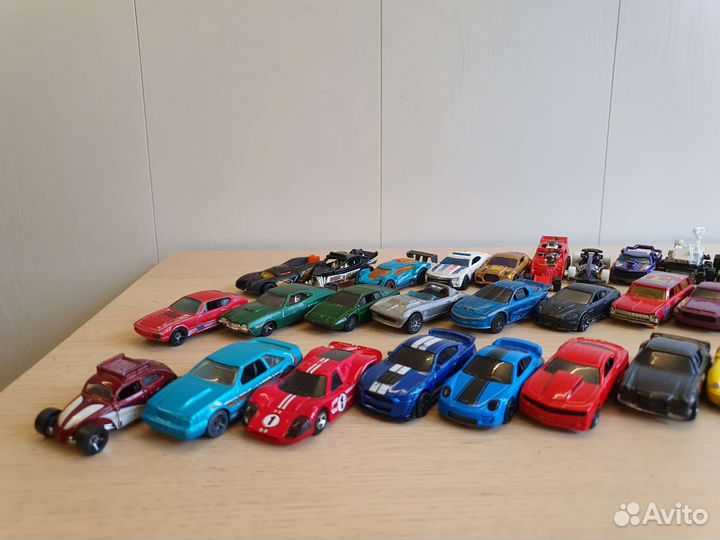 Машинки Hot wheels, Majorette и др 1/64