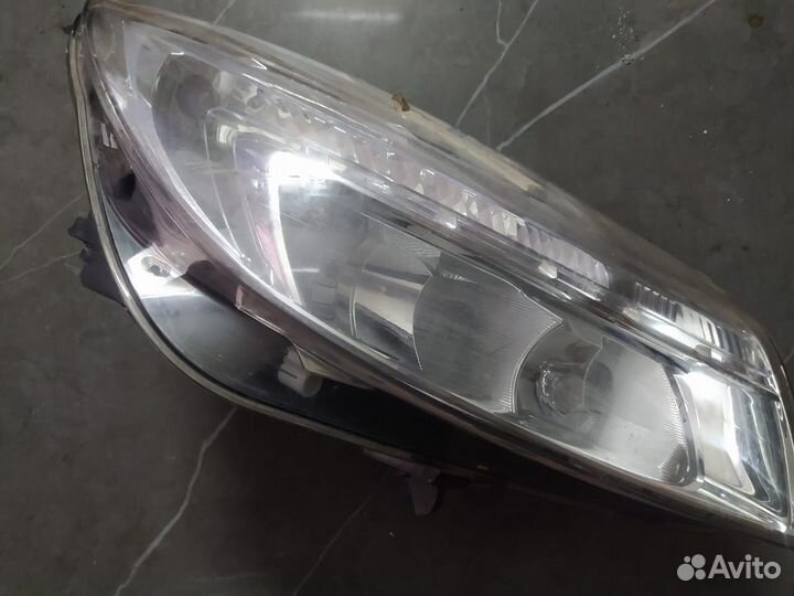 Фара на opel insignia