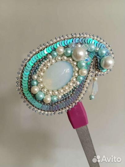 Дизайнерская брошь