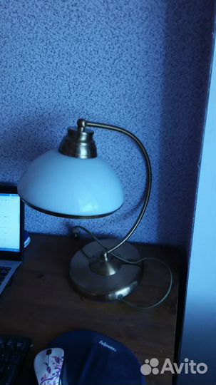 Лампа настольная классическая