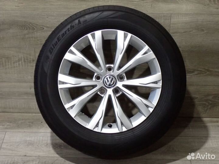 Комплект оригинальных R17 колес оригинал VW Tiguan