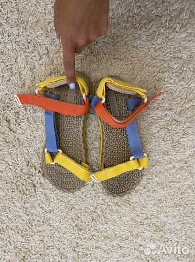 Босоножки 37