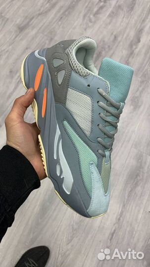 Кроссовки Adidas yeezy boost 700 v2