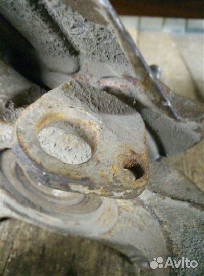 Кулак (цапфа) передний левый Chevrolet Lacetti