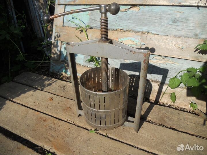 Соковыжималка СССР огромная только самовывоз