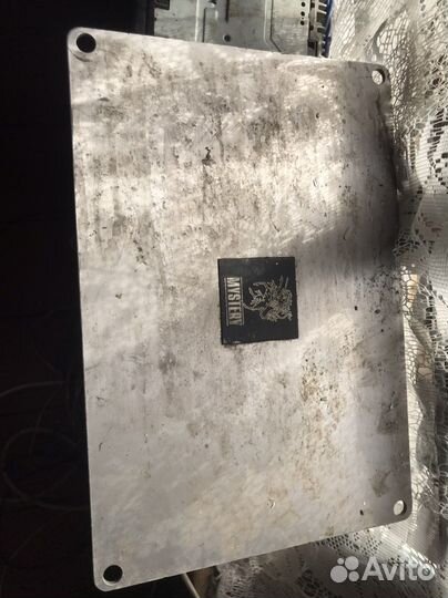 Активный сабвуфер в авто