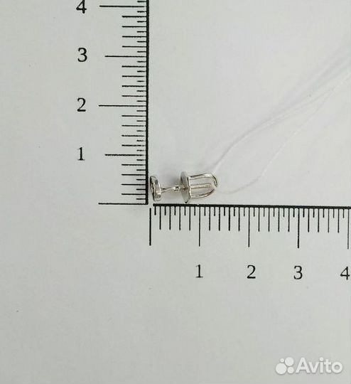 Золотые серьги с камнем