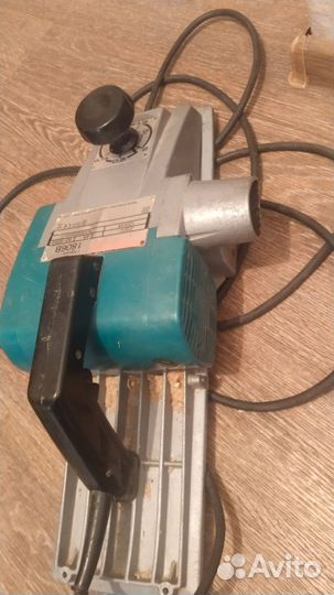 Электрорубанок Makita 1806В