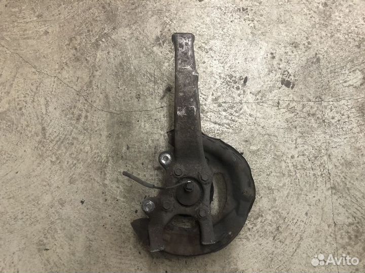 Кулак поворотный передний Lexus IS