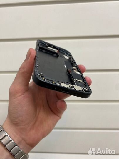 Средняя часть iPhone 15 black