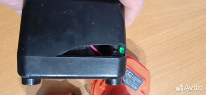 Зарядное устройство шуруповерт 14V