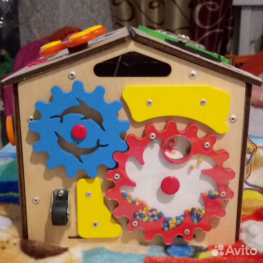 Бизиборд домик