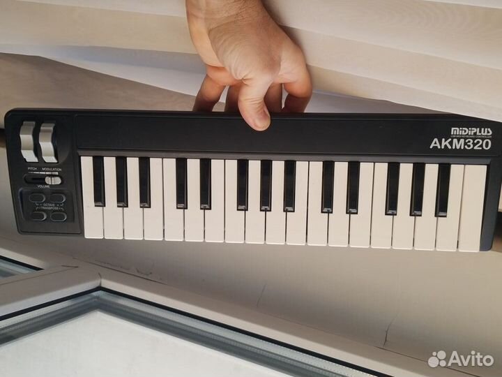 Миди контроллеры Akai Novation M-Audio и midiplus