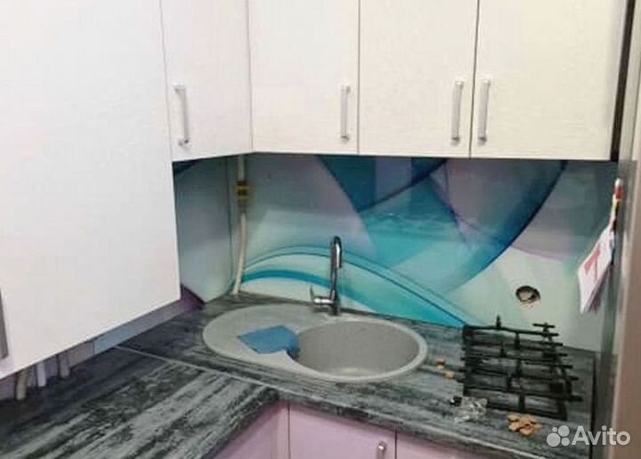 Стеклянный фартук на кухню