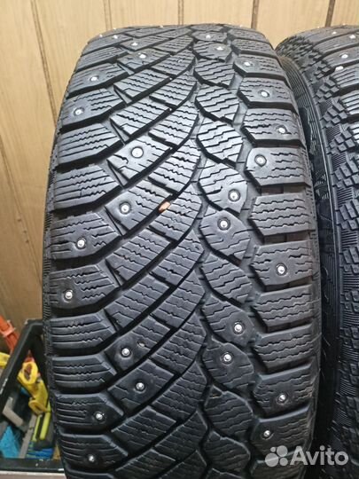 Gislaved Nord Frost 200 SUV 215/60 R17