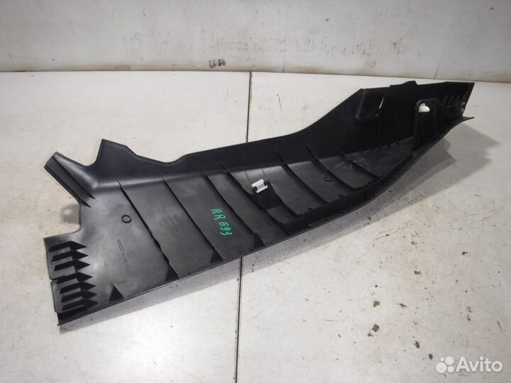 Обшивка стойки задней Volkswagen Jetta 6