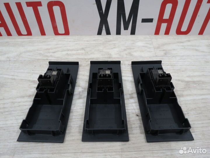 Кнопка стеклоподъемника Volkswagen Polo