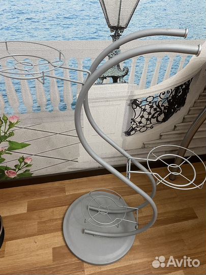 Подставка для цветов напольная металлическая