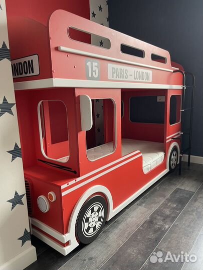 Двухъярусная детская кровать