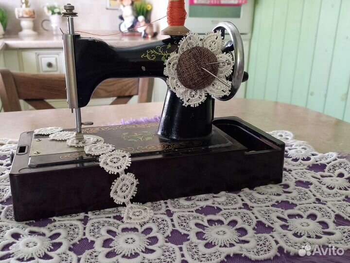 Детская швейная машинка