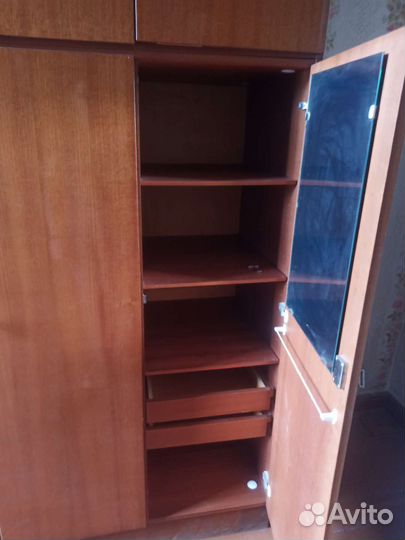 Шкаф