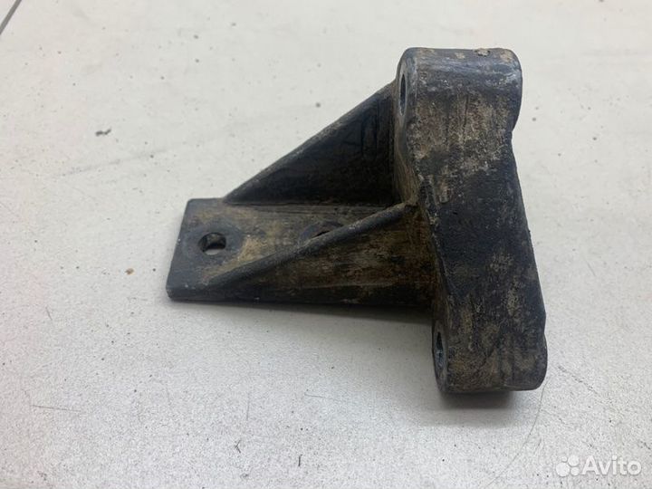 Кронштейн двигателя правый Chrysler 300M EGG 3