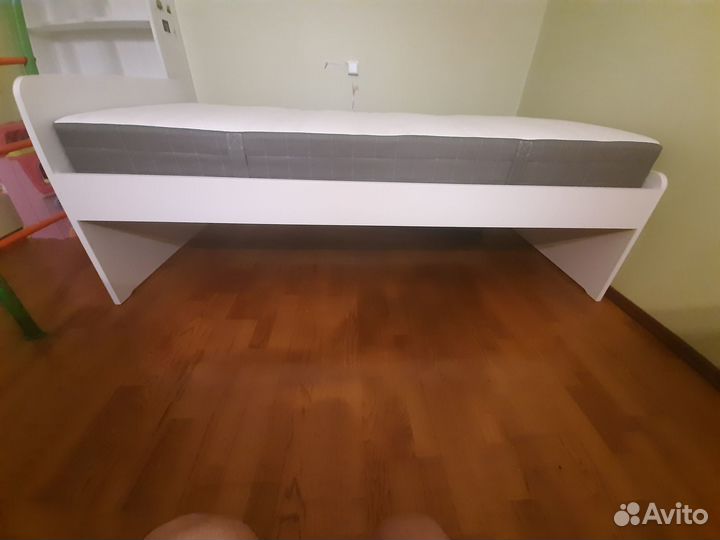 Детская кровать IKEA с матрасом