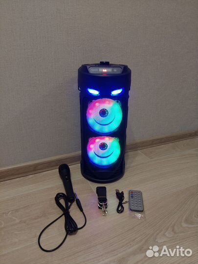 Колонка портативная bluetooth Новая