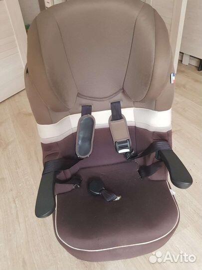 Автокресло с изофикс