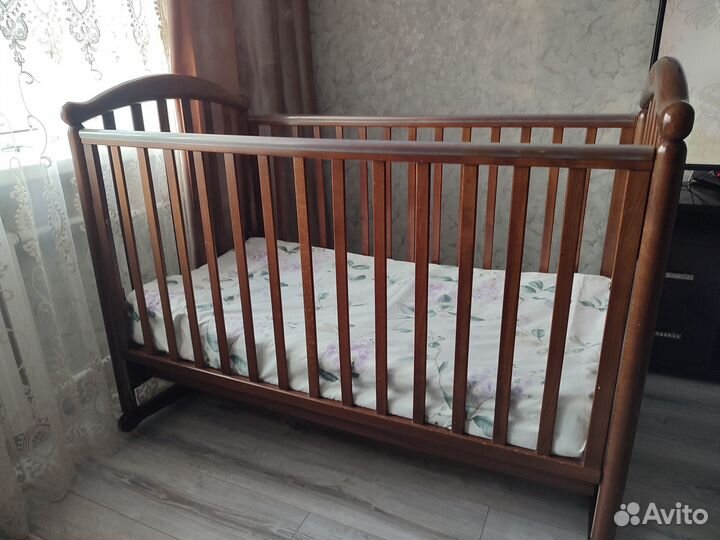 Детская кроватка