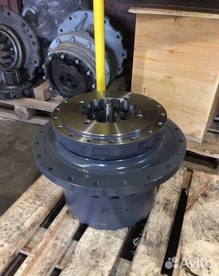 Редуктор хода без мотора Komatsu PC200-7