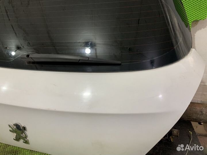 Крышка багажника Peugeot 308